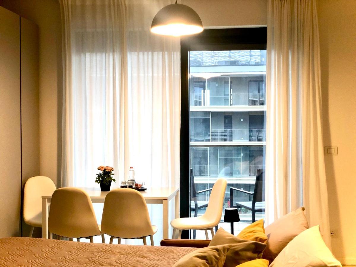 Loft With Terrace In Uptown Milan Near Rho Fiera Apartment Pero Exterior photo
