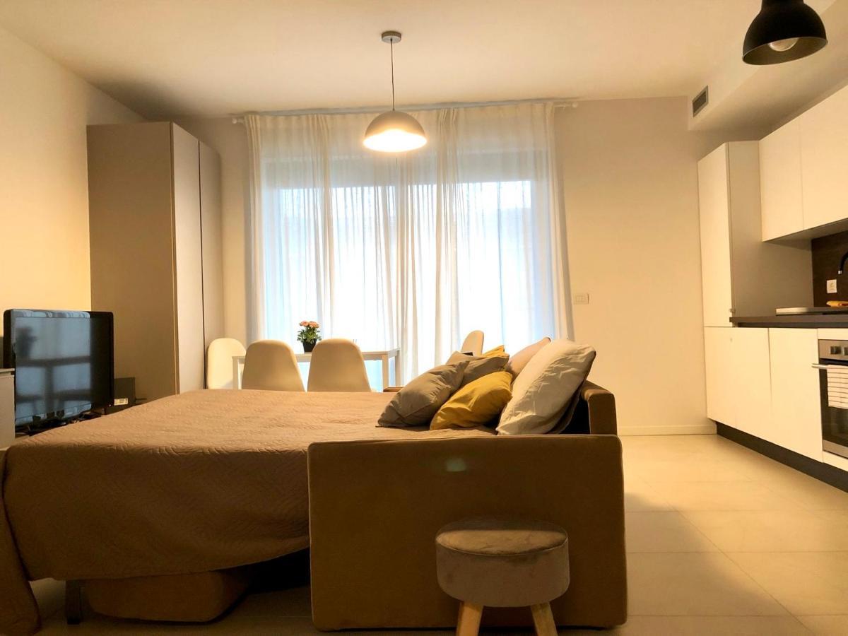 Loft With Terrace In Uptown Milan Near Rho Fiera Apartment Pero Exterior photo