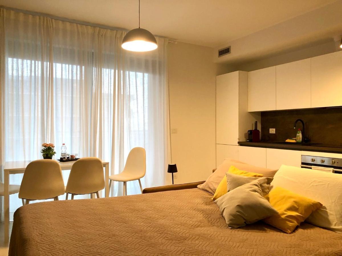 Loft With Terrace In Uptown Milan Near Rho Fiera Apartment Pero Exterior photo