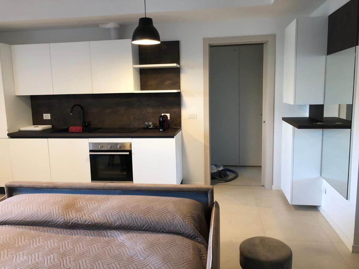 Loft With Terrace In Uptown Milan Near Rho Fiera Apartment Pero Exterior photo